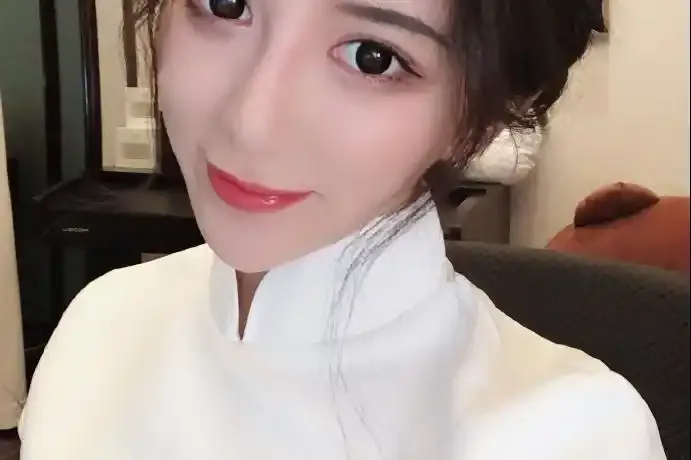 黄色直播间平台展示图